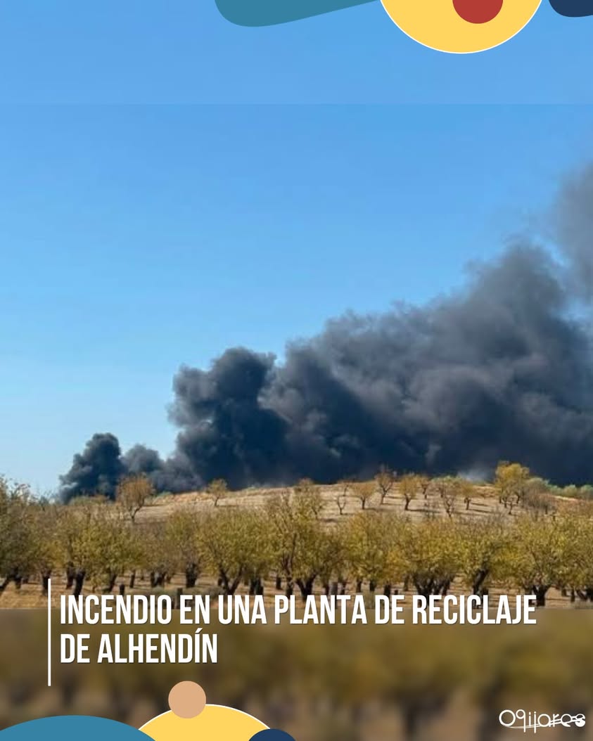 Incendio en planta de reciclaje en Alhendín